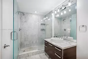 253 NE 2nd St, Miami, FL 33132 - Photo 13