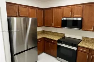 10630 NW 88th St, Doral, FL 33178 - Photo 7