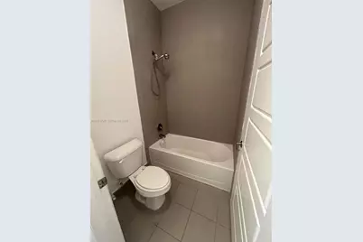 731 NE 193rd St #731, Miami, FL 33179 - Photo 17