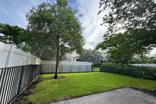 731 NE 193rd St, Miami, FL 33179 - Photo 19