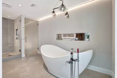 305 Oak St, Hollywood, FL 33019 - Photo 53