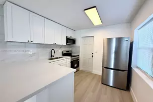 910 SW 2nd Ave, Hallandale Beach, FL 33009 - Photo 7