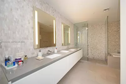 68 SE 6th St #1008, Miami, FL 33131 - Photo 35