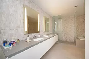 68 SE 6th St, Miami, FL 33131 - Photo 35