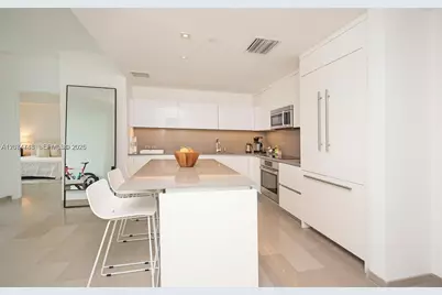 68 SE 6th St #1008, Miami, FL 33131 - Photo 17