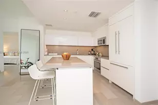 68 SE 6th St, Miami, FL 33131 - Photo 17