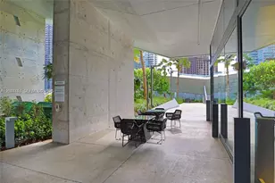 68 SE 6th St, Miami, FL 33131 - Photo 11