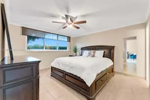 9811 N Hollybrook Lake Dr, Pembroke Pines, FL 33025 - Photo 13