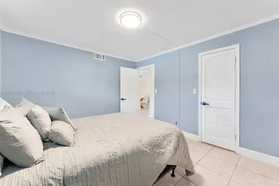 9811 N Hollybrook Lake Dr #103, Pembroke Pines, FL 33025 - Photo 19