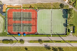 9811 N Hollybrook Lake Dr, Pembroke Pines, FL 33025 - Photo 27