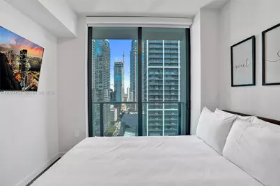 121 NE 5th St #2411, Miami, FL 33132 - Photo 21