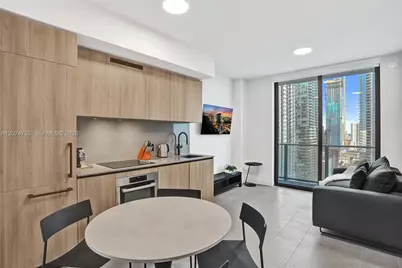 121 NE 5th St #2411, Miami, FL 33132 - Photo 3