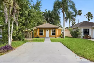879 SW 10th St, Florida City, FL 33034 - Photo 1