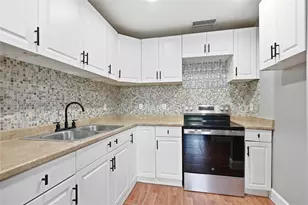 879 SW 10th St, Florida City, FL 33034 - Photo 11