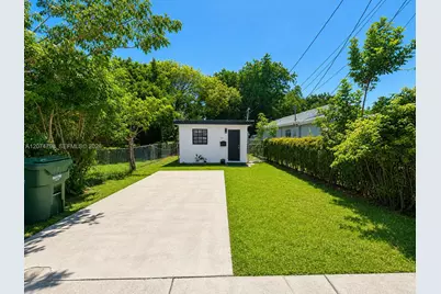 802 NW 3rd Ter, Hallandale Beach, FL 33009 - Photo 21