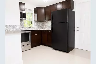 802 NW 3rd Ter, Hallandale Beach, FL 33009 - Photo 5