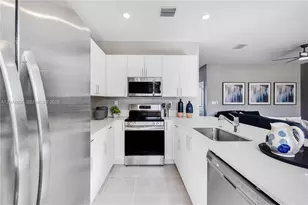 754 SE 15th St, Homestead, FL 33034 - Photo 5