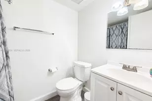 4855 NW 7th St, Miami, FL 33126 - Photo 13