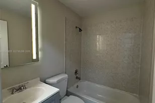 1345 W 28th St, Hialeah, FL 33010 - Photo 15
