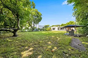 12025 NE 5th Ave, Biscayne Park, FL 33161 - Photo 35