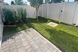 17025 SW 1st St, Pembroke Pines, FL 33027 - Photo 13