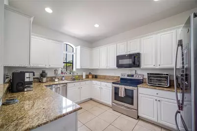 10334 NW 30th Ter, Doral, FL 33172 - Photo 7