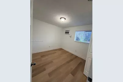1380 SW 2nd St #7, Miami, FL 33135 - Photo 7