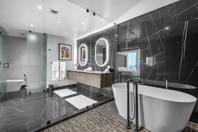 20 NE 11th Street #6101, Miami, FL 33132 - Photo 11