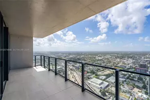 20 NE 11th St, Miami, FL 33132 - Photo 7