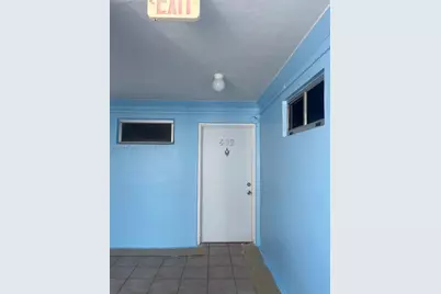 8530 Byron Ave #402, Miami Beach, FL 33141 - Photo 5