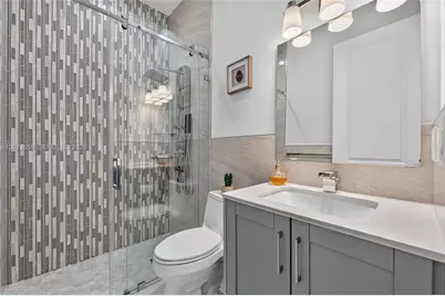 10352 NW 131st St, Hialeah Gardens, FL 33018 - Photo 23