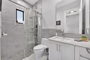 10352 NW 131st St, Hialeah Gardens, FL 33018 - Photo 21