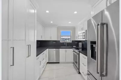 5555 Collins Ave #16B, Miami Beach, FL 33140 - Photo 7