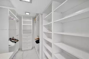 5555 Collins Ave, Miami Beach, FL 33140 - Photo 13