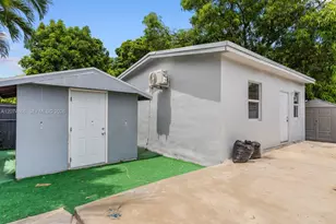 740 NW 32nd Ct, Miami, FL 33125 - Photo 5