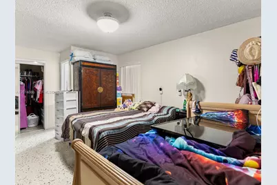 740 NW 32nd Ct, Miami, FL 33125 - Photo 15