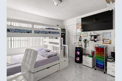 740 NW 32nd Ct, Miami, FL 33125 - Photo 21