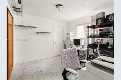 740 NW 32nd Ct, Miami, FL 33125 - Photo 9
