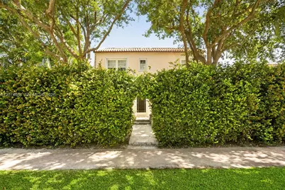 524 W 47th St, Miami Beach, FL 33140 - Photo 1