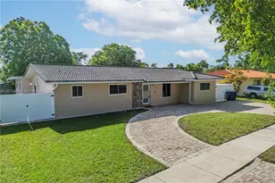 225 SW 102nd Pl, Sweetwater, FL 33174 - Photo 3