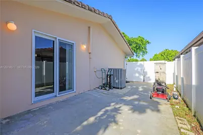 225 SW 102nd Pl, Sweetwater, FL 33174 - Photo 13