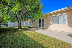 225 SW 102nd Pl, Sweetwater, FL 33174 - Photo 11