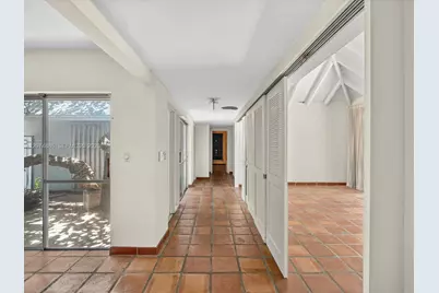 5710 SW 89th Ave, Miami, FL 33173 - Photo 3
