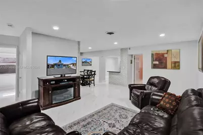 903 W 77th St, Hialeah, FL 33014 - Photo 3