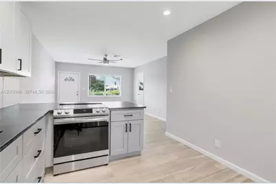 2550 N Dixie Hwy #2570, Boca Raton, FL 33431 - Photo 3