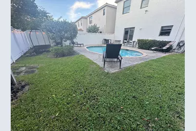 19301 NE 8th Ct, Miami, FL 33179 - Photo 7