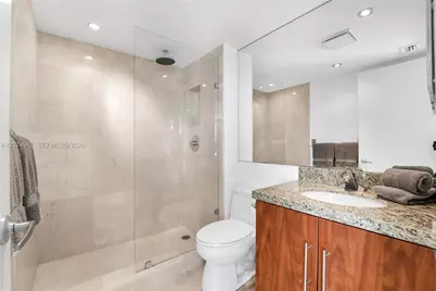 400 S Pointe Dr #505, Miami Beach, FL 33139 - Photo 23