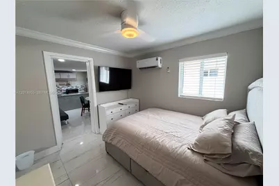 6830 SW 8th St #STUDIO, Pembroke Pines, FL 33023 - Photo 7