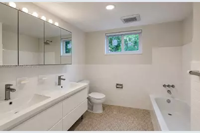 1385 NE 105th St, Miami Shores, FL 33138 - Photo 7