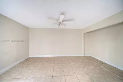 5223 Gate Lake Rd #5223, Tamarac, FL 33319 - Photo 7
